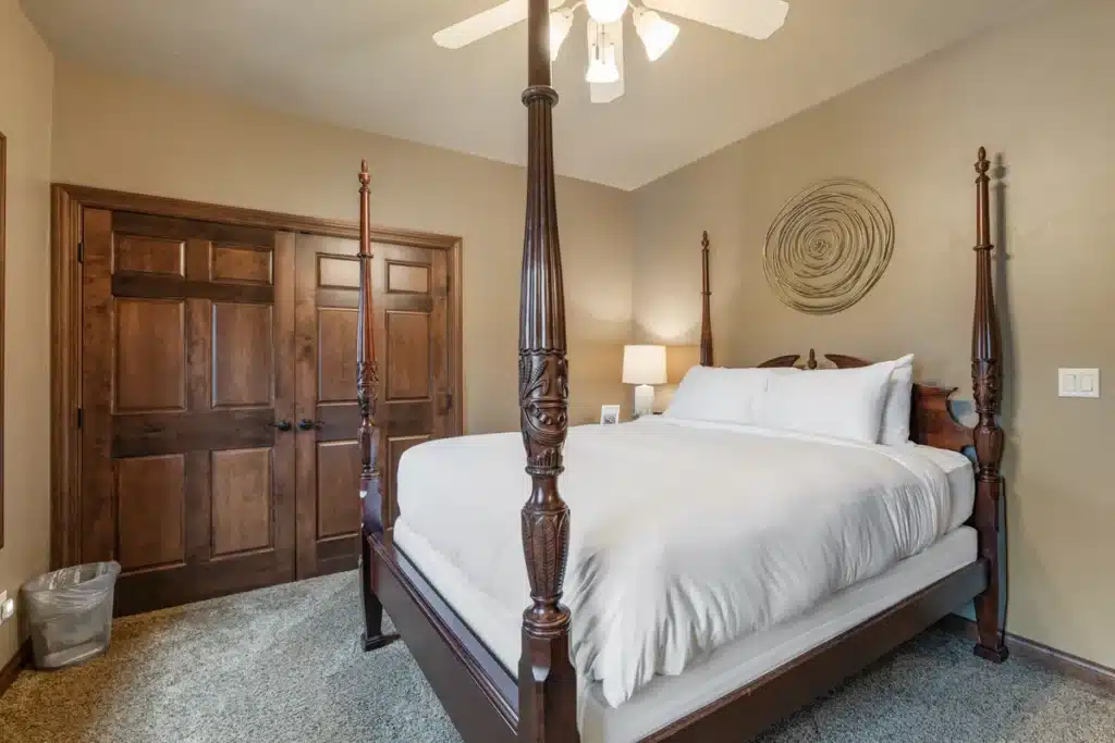 Kohler Breeze room at Mansion on the Lake with queen-size bed, large closet, and lakeside-inspired decor